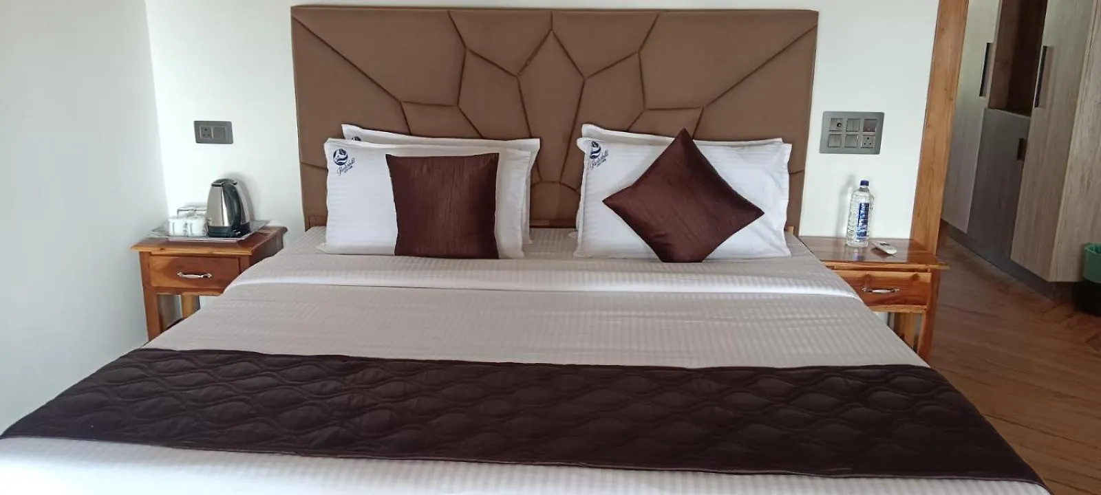 Flower Hill Cottage Варкала Отель